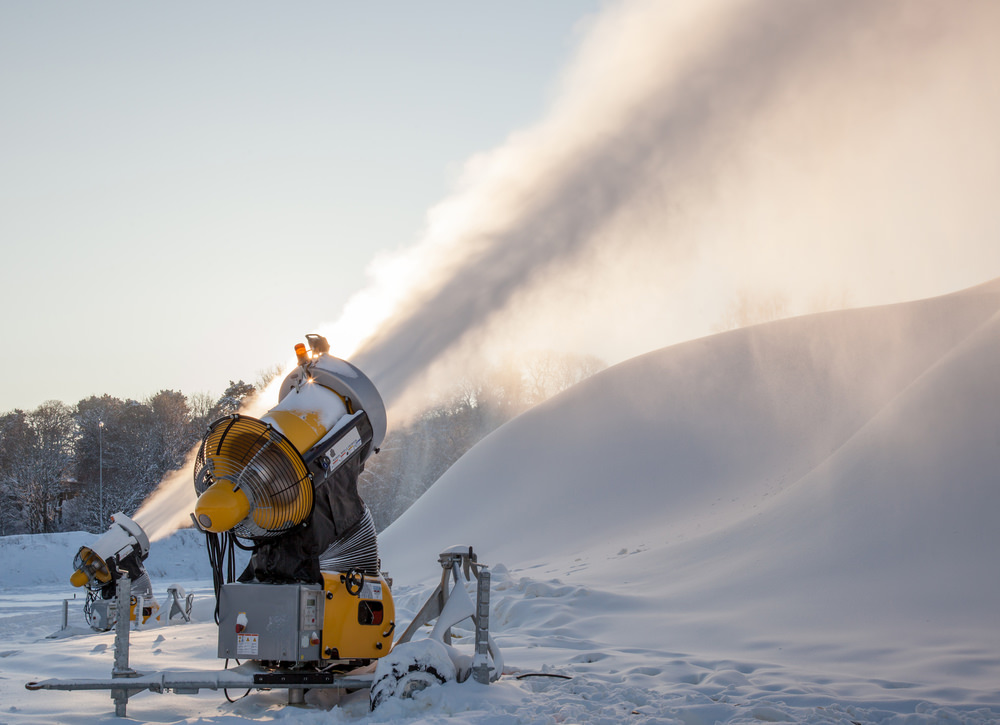 Снегогенераторы ― главный инструмент создания горнолыжного курорта в Липецке